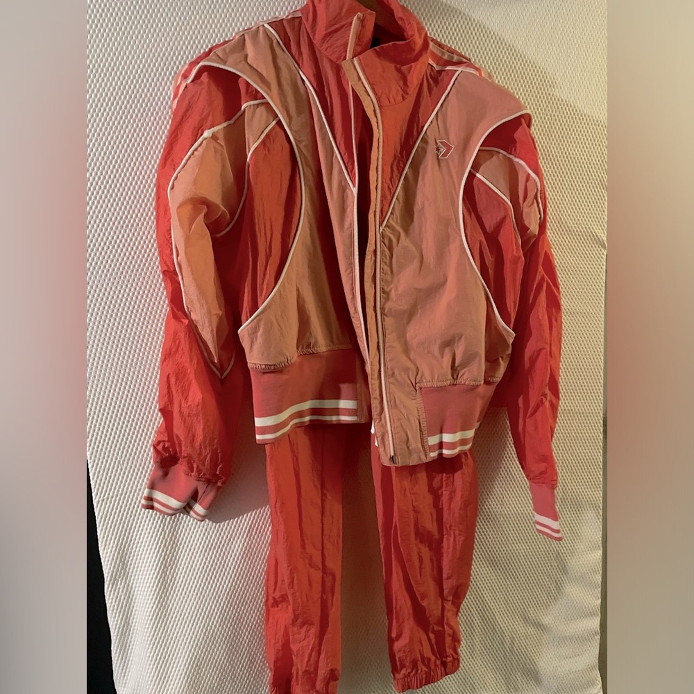 Converse windbreaker sweatsuit women’s size medium